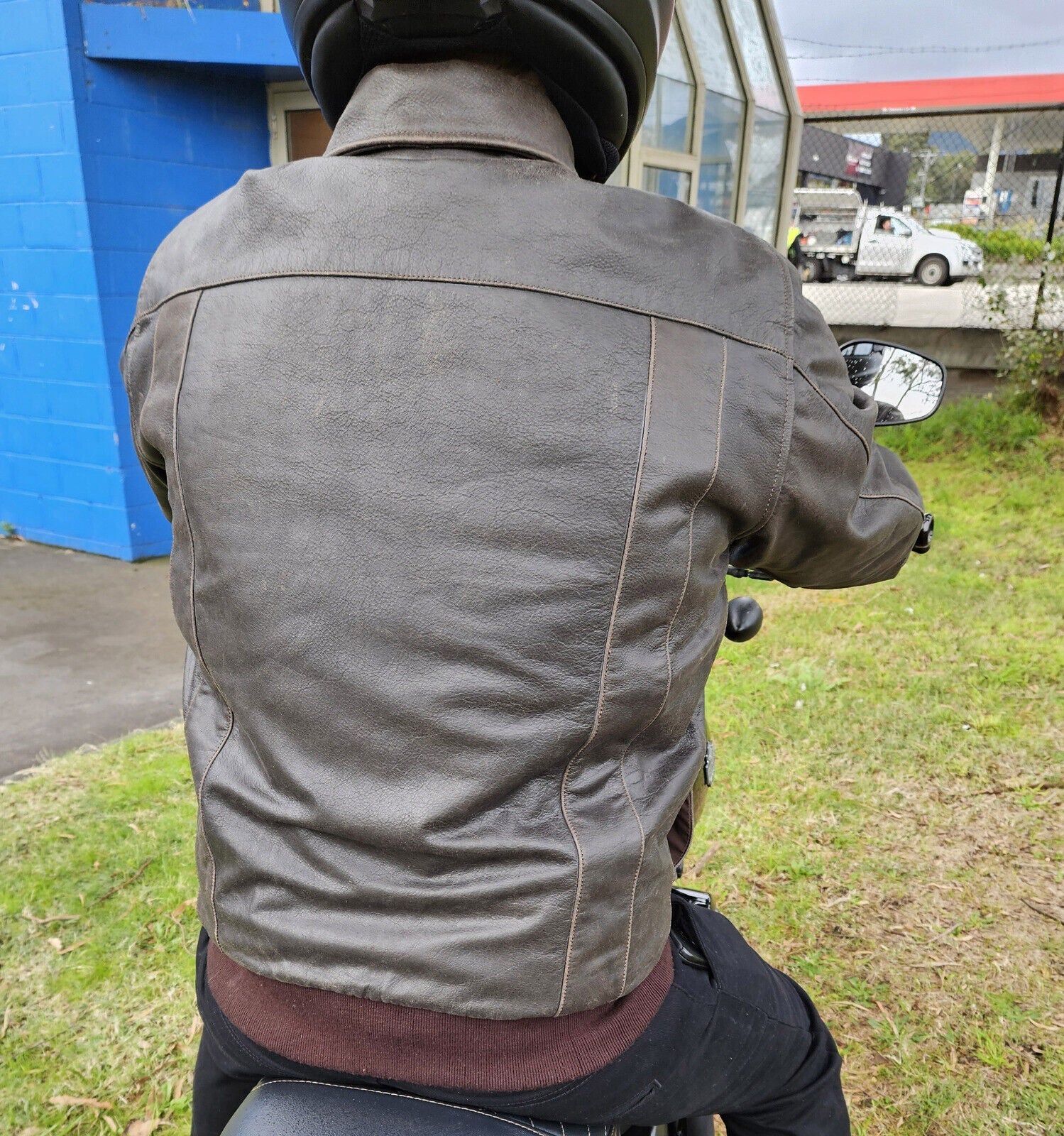 McQueen Vintage Line Retro Leather Motorcycle Jacket